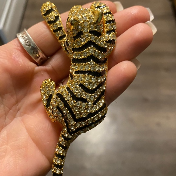 Vintage Rhinestone& Black Enamel Leopard Brooch - Picture 7 of 9